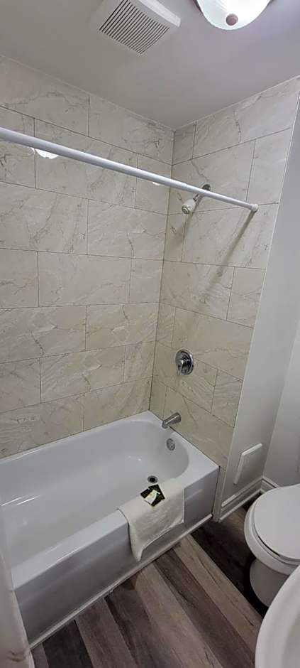 North Shore Wayside Inn