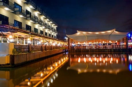 Grand Kartika Hotel