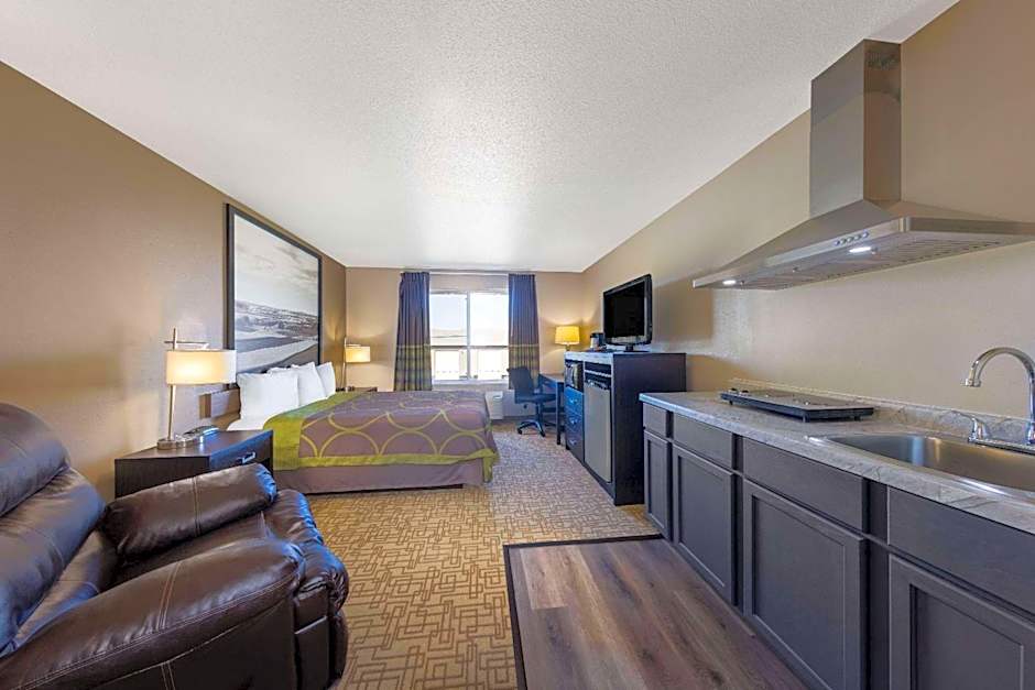 Super 8 by Wyndham Jackson MN