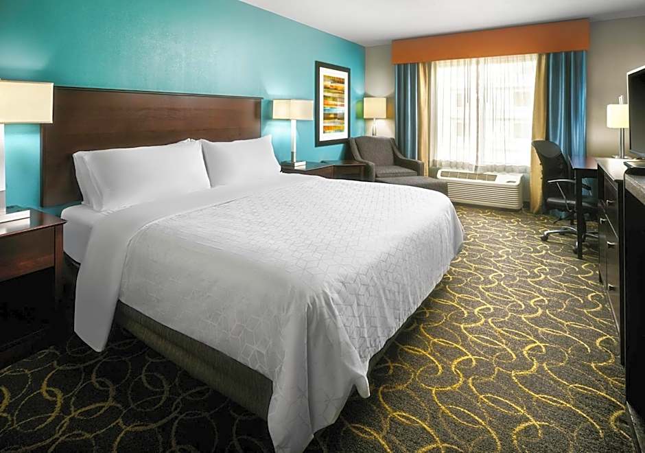 Holiday Inn Express & Suites DFW Airport - Grapevine By IHG