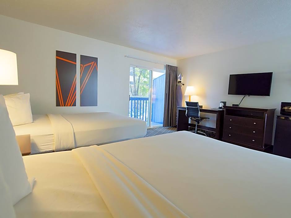 SilverStone Inn North Spokane