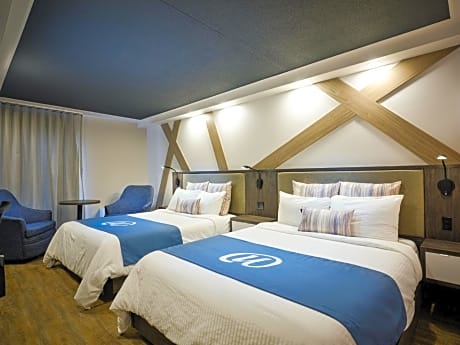 Classic Queen Room with Two Queen Beds