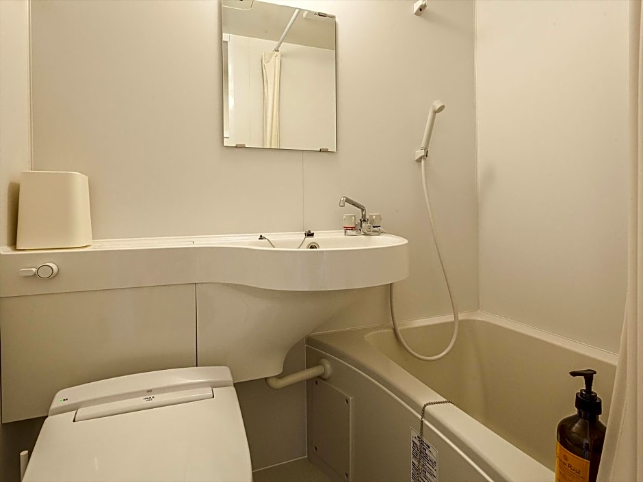 Kariyushi COndominium Resort Naha Living Inn Asahibashiekimae Annex and Premier