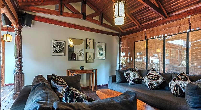 Yushili Hotel & Restaurant