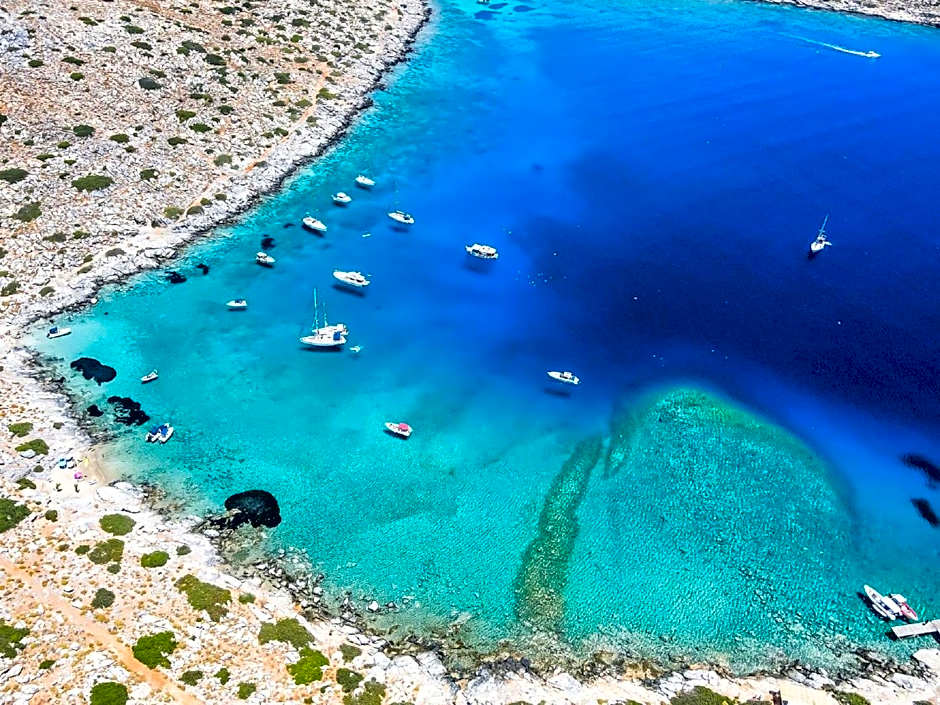 Rafkos Mansion with Private Pool and Amazing View