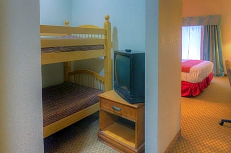 King Suite with Bunk Bed