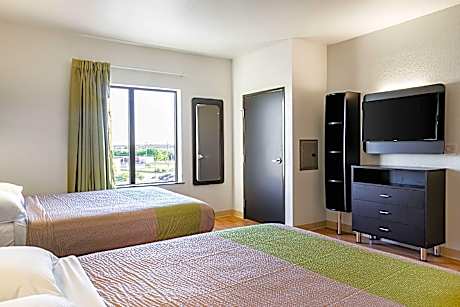 1 King Bed | Mobil Acc RI Shwr Nsmk Kitchen