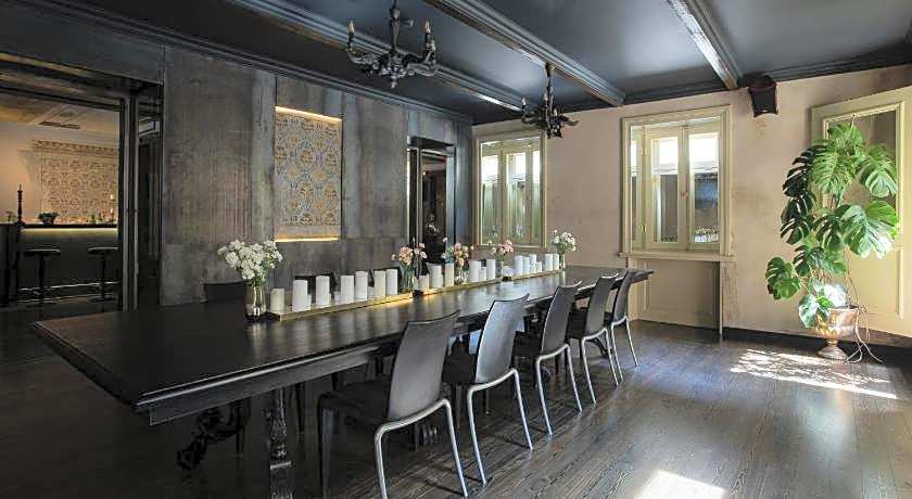 Unfound Door - Design Hotel