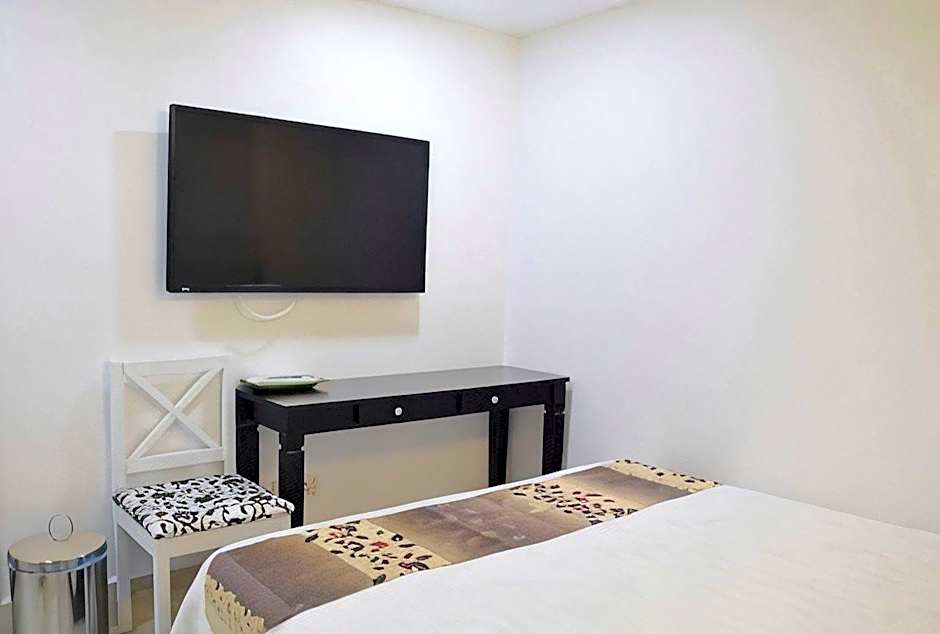 S ROSE HOTEL