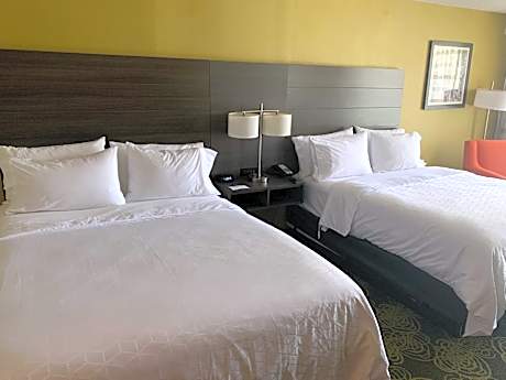 Standard Queen Room with Two Queen Beds