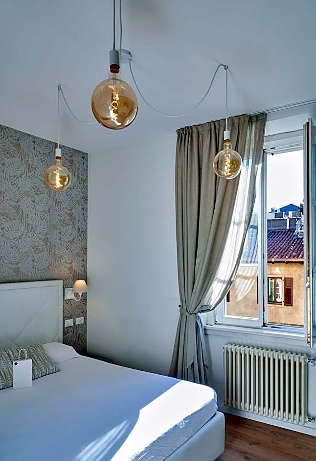 Lainez Rooms & Suites