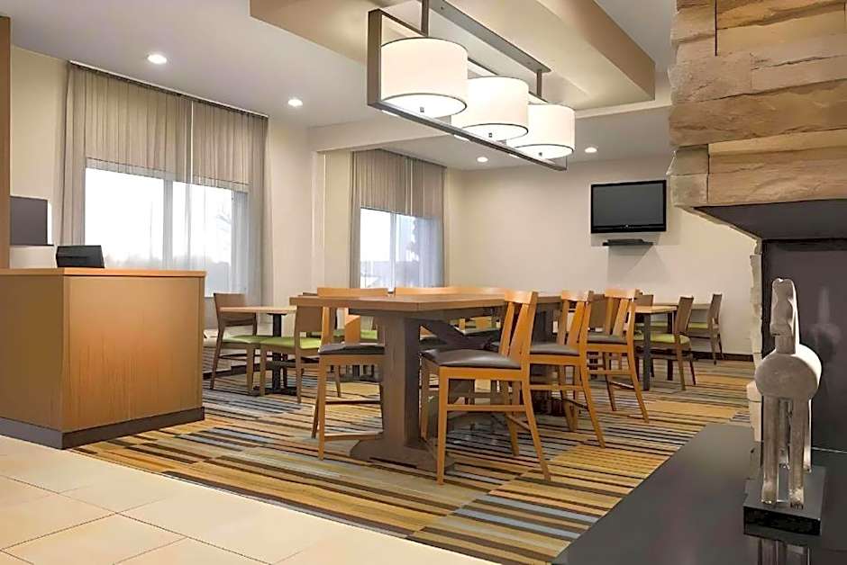 Dubuque Inn and Suites