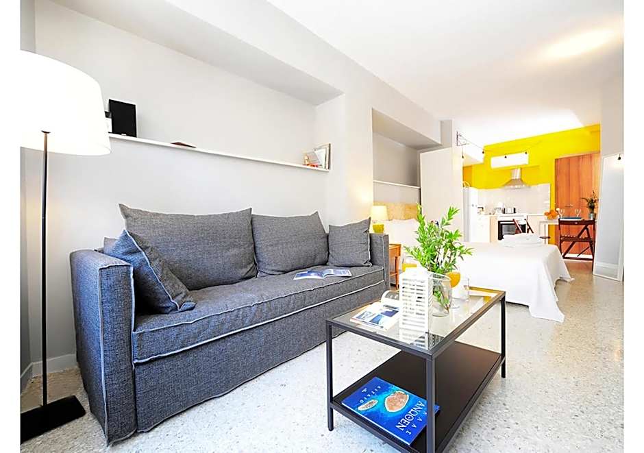 Live in Athens, PSYRRI Central Apartments