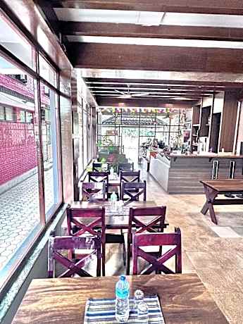 Riverside Jungle Retreat