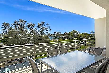 Three-Bedroom Apartment with River View