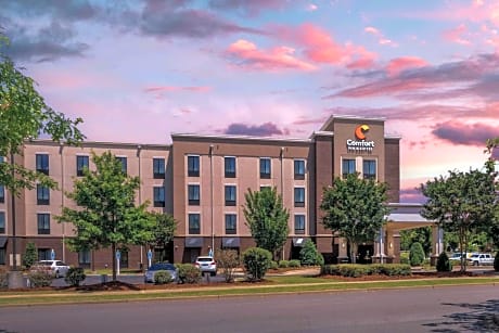 Comfort Inn & Suites At CrossPlex Village