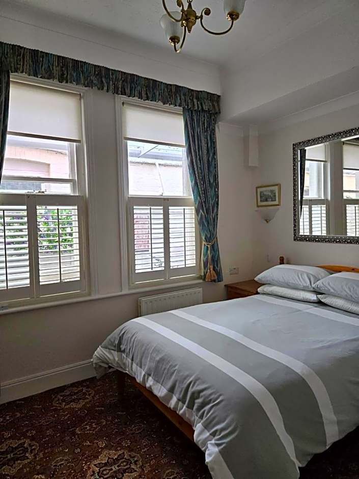 Shoreline Accommodation