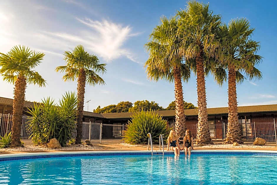Teal Motor Lodge