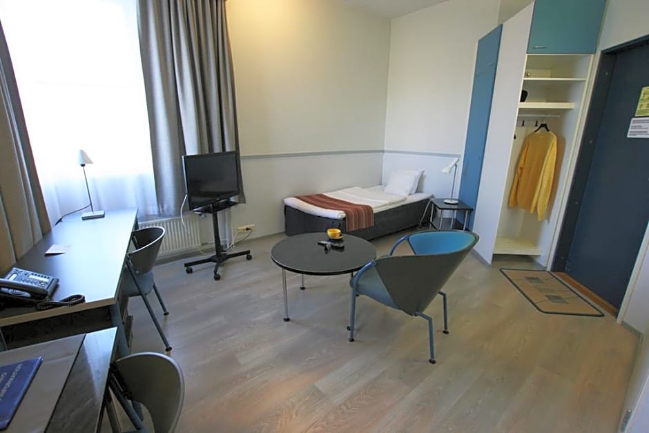 Skyline Airport Hotel