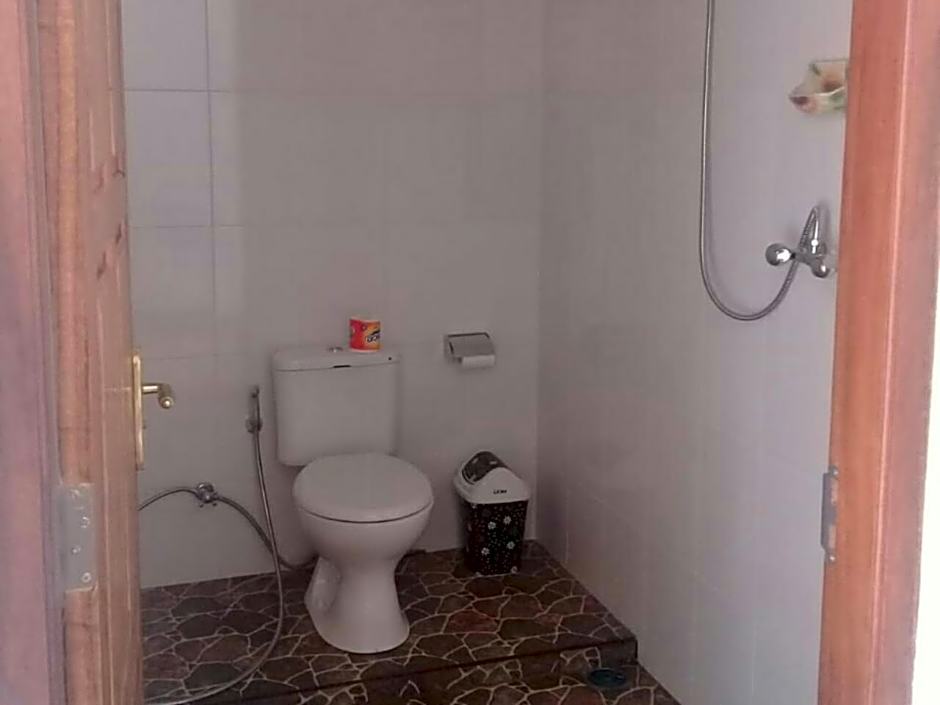 Aris Homestay and Warung Made