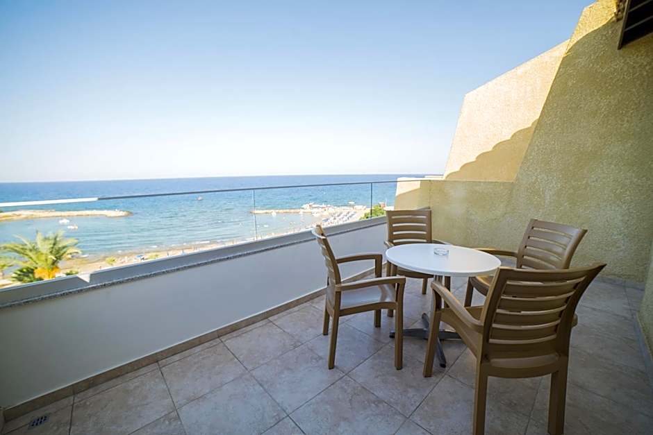 MyroAndrou Beach Hotel Apartments