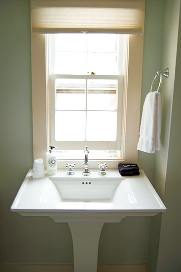 The General Stanton Inn