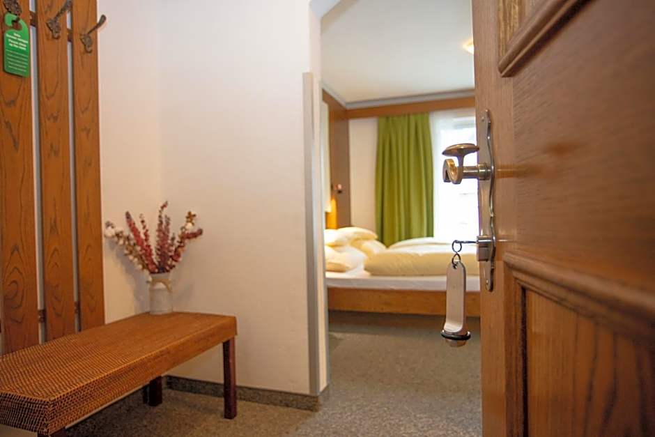 Photo 1 of 8 of Double Room