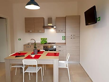 Charming Apartment In Central Location With Air Conditioning Pets
