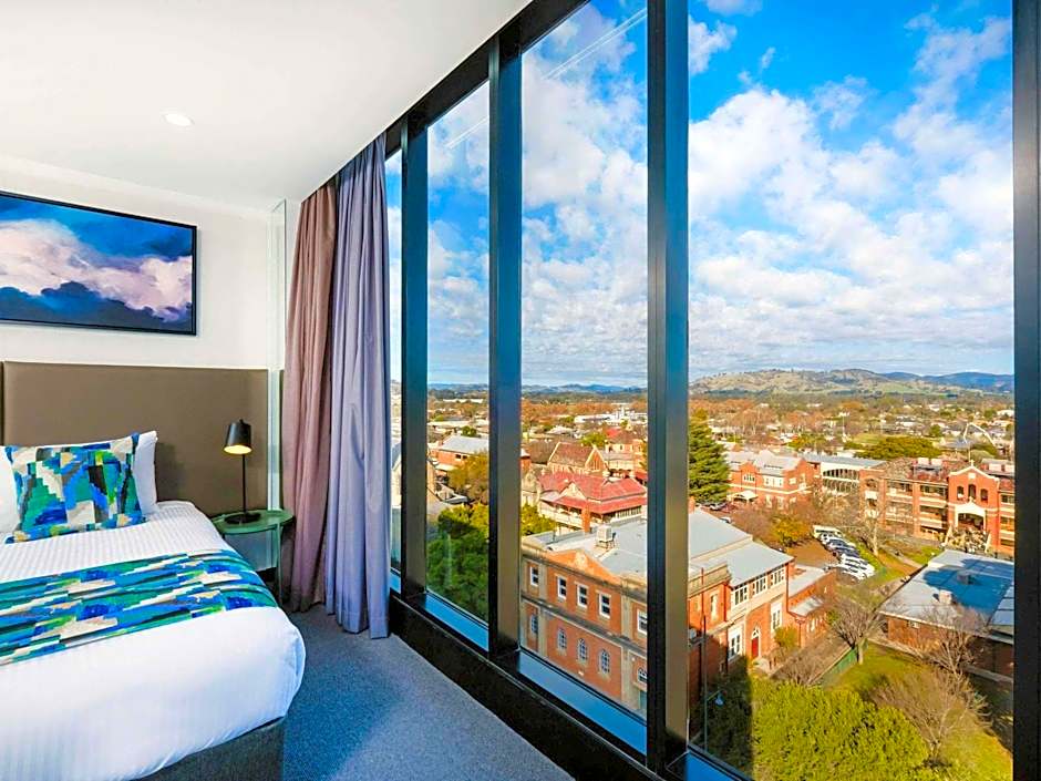 Mantra Albury