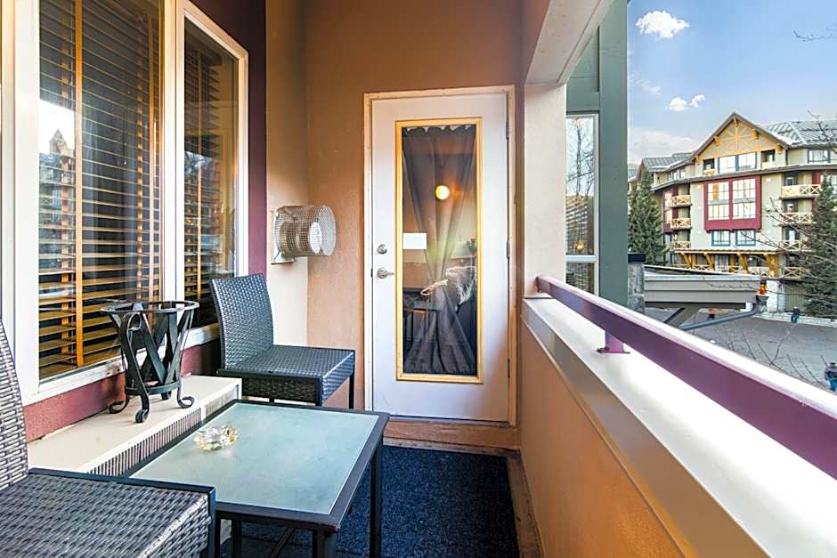 Town Plaza Suites by Golden Dreams