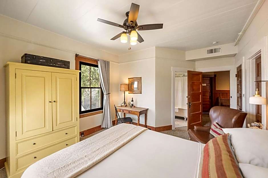 Sonoma Hotel
