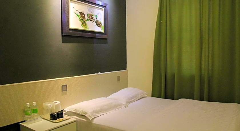 Putra One Avenue Hotel