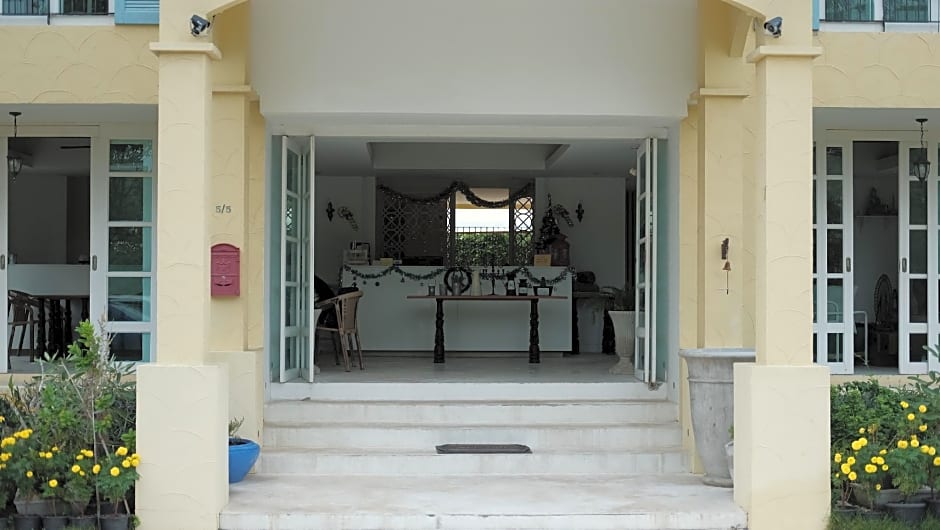De Pastel Hua Hin Hotel