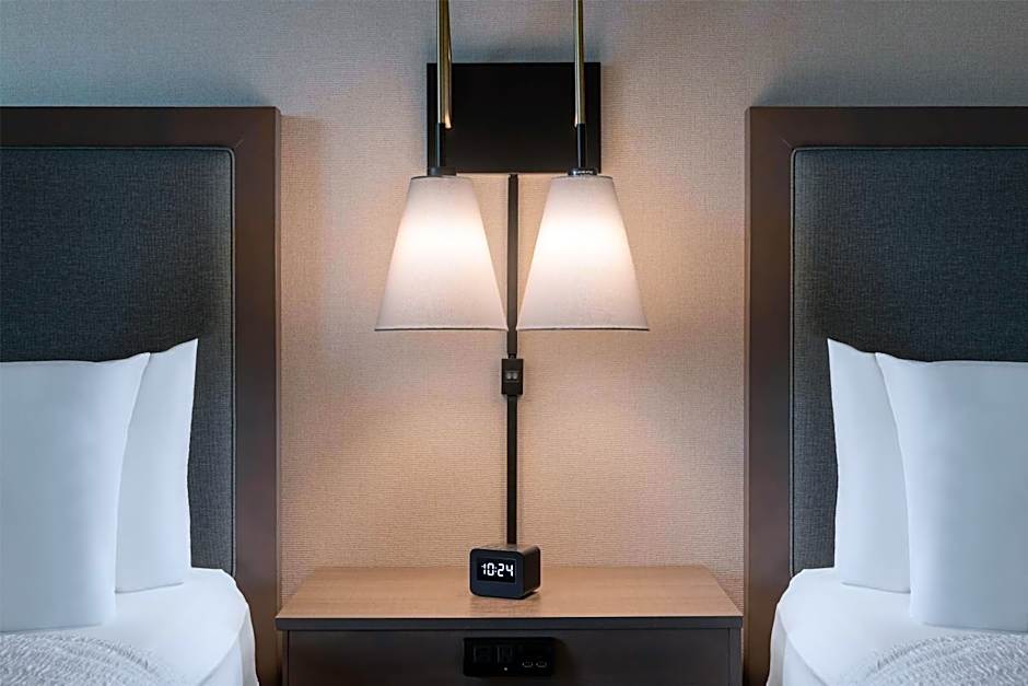 Hampton Inn & Suites Roanoke Downtown