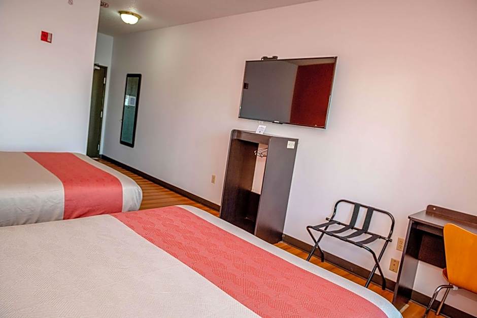 Motel 6 Lincoln, NE