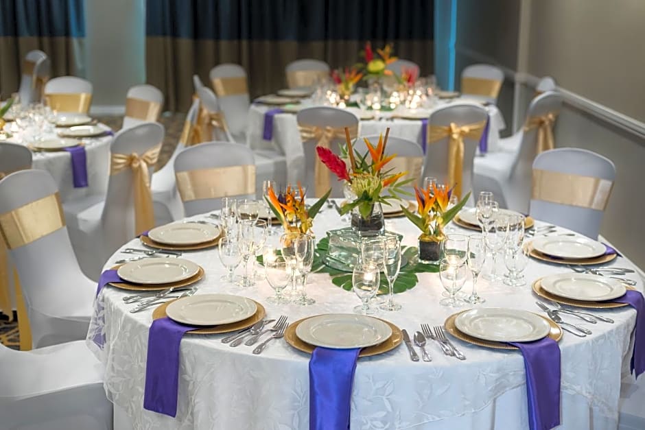 Holiday Inn Fort Lauderdale Airport by IHG