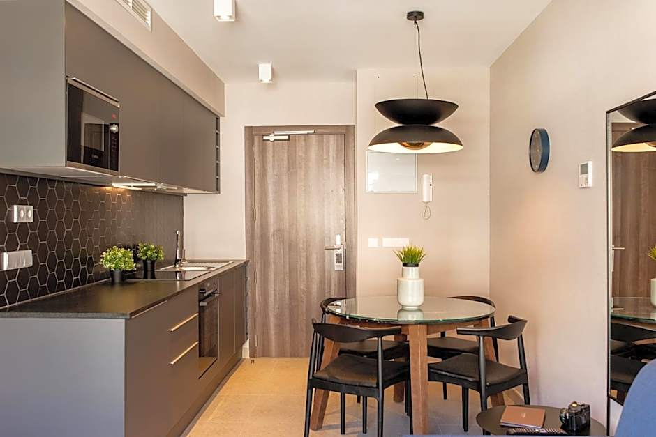 Ramirez Flats Valencia