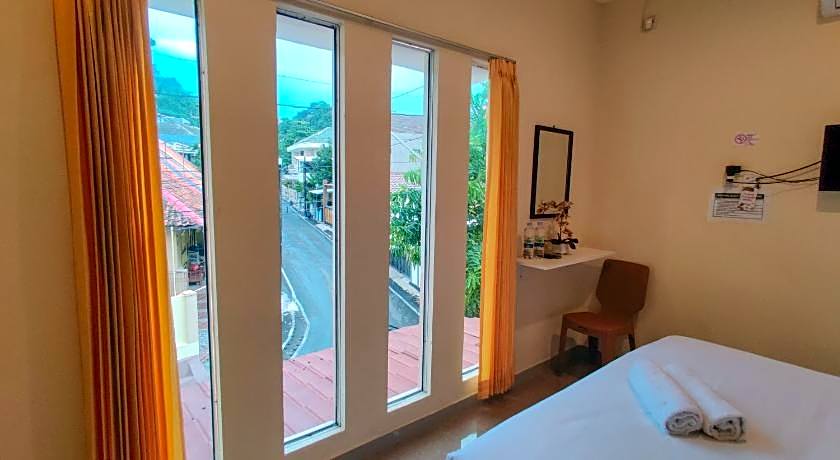Ayuning Guest House Syariah Semarang Mitra RedDoorz