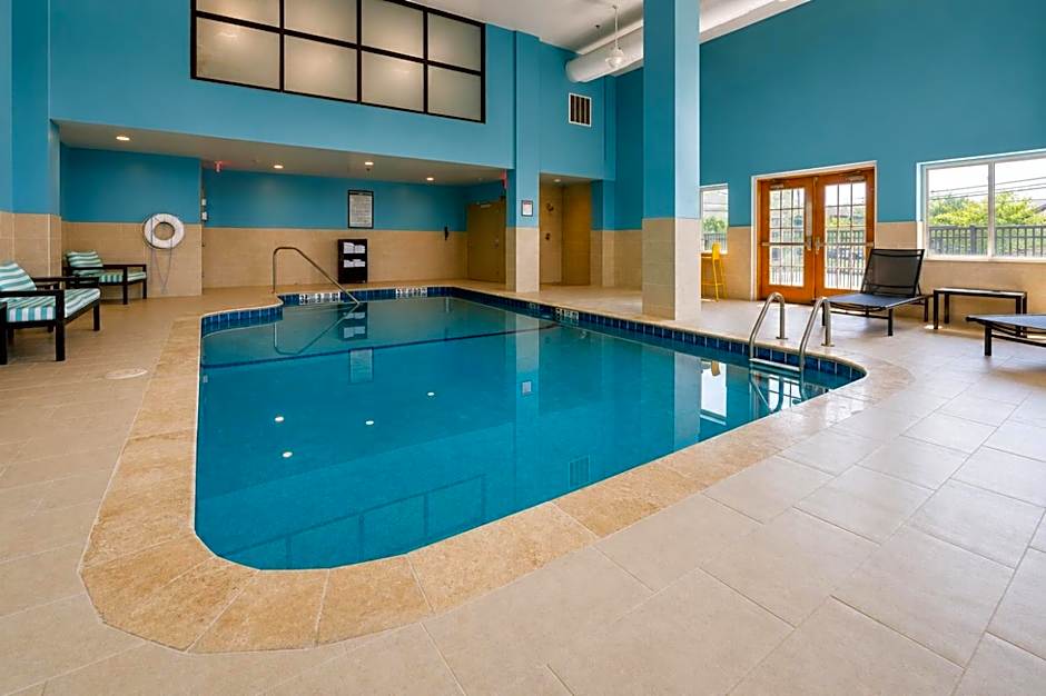 Holiday Inn Express & Suites Niagara Falls By IHG