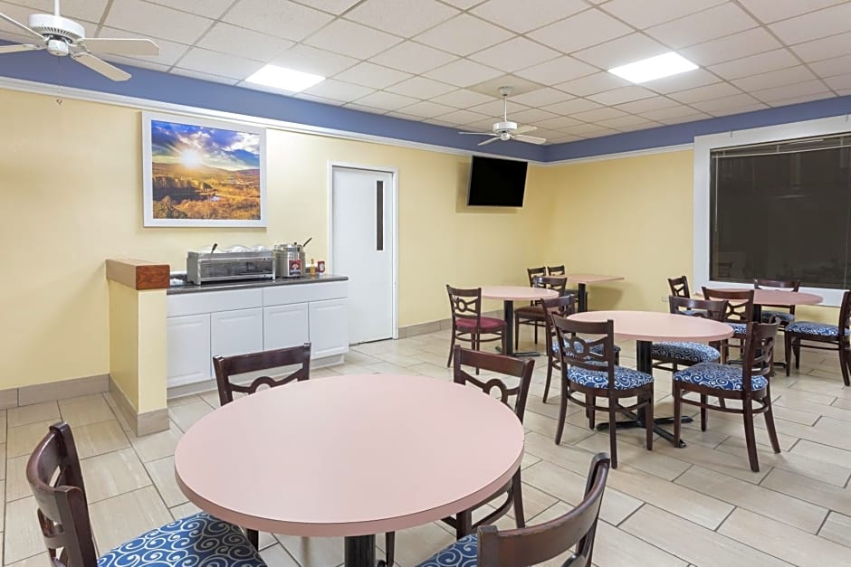 Days Inn by Wyndham Orangeburg South