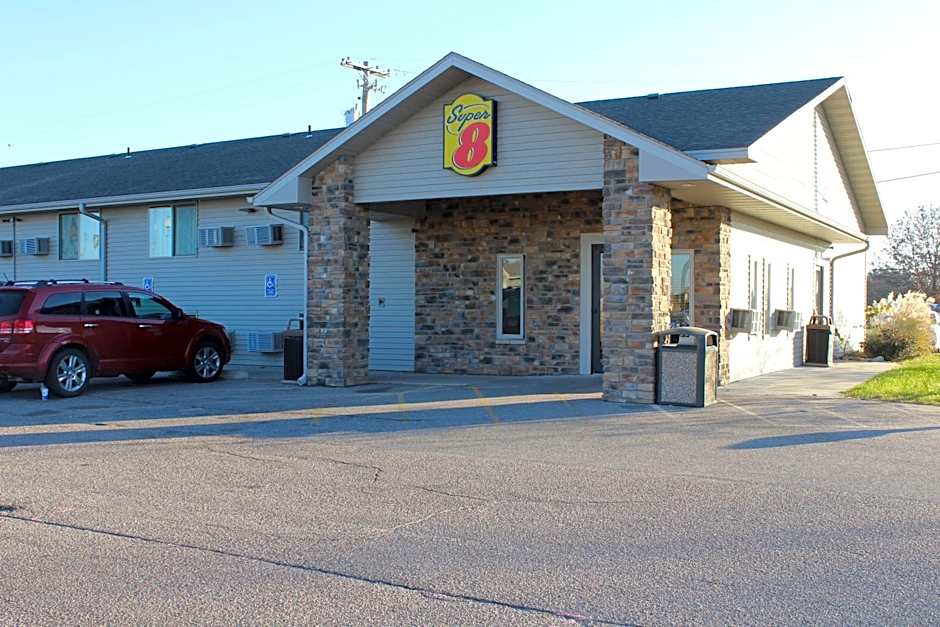 Super 8 by Wyndham Kearney
