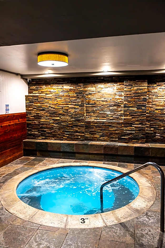 The Mammoth Creek Inn