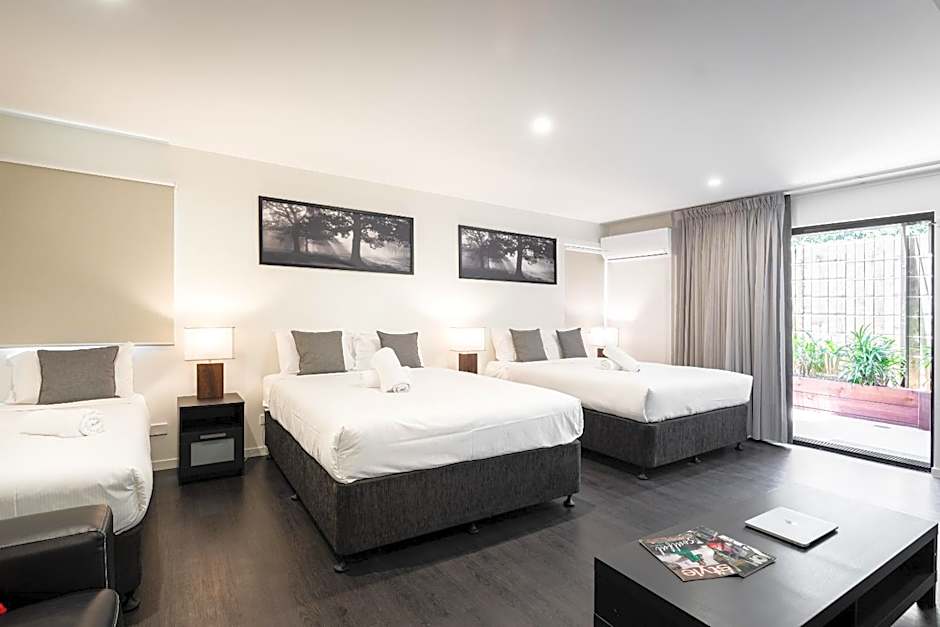 Ascot Budget Inn & Residences