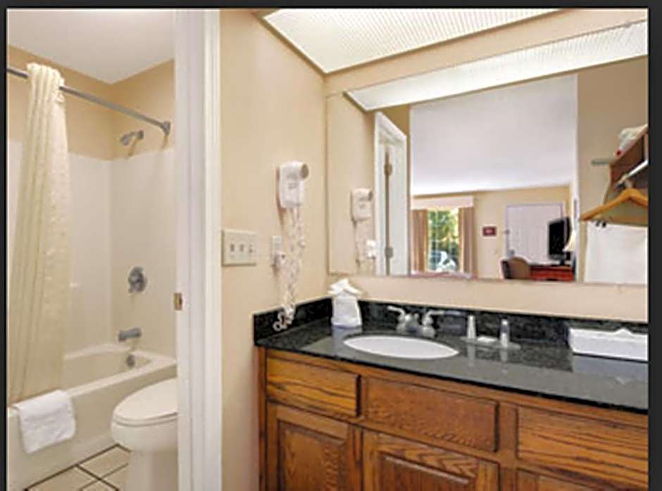 Baymont by Wyndham Warner Robins