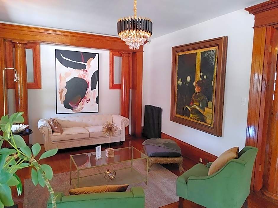 Stonewater Manor B&B