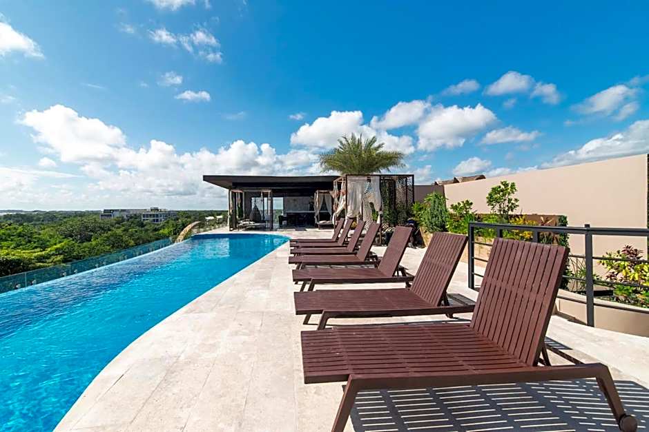 Serenity in the Sky - Studio with Rooftop and Plunge pool