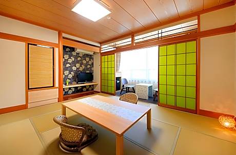 Tsuchi Japanese Style Room with 10 Tatami