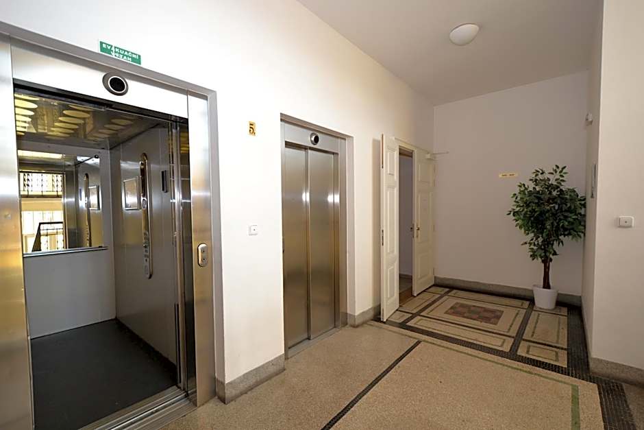 EA ApartHotel Melantrich