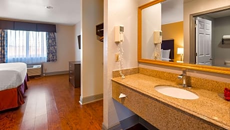 King Suite with Spa Bath