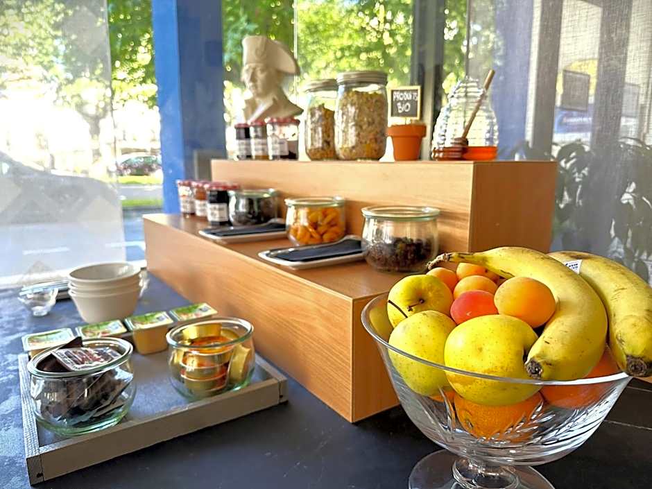 The Originals City, Hotel Napoleon, La Roche-sur-Yon (Inter-Hotel)